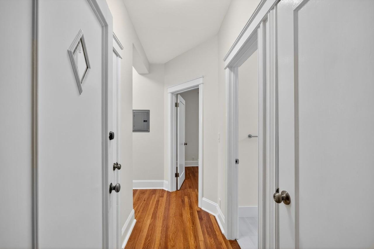 990 Bay Street (1114r) - Photo 3 of 35