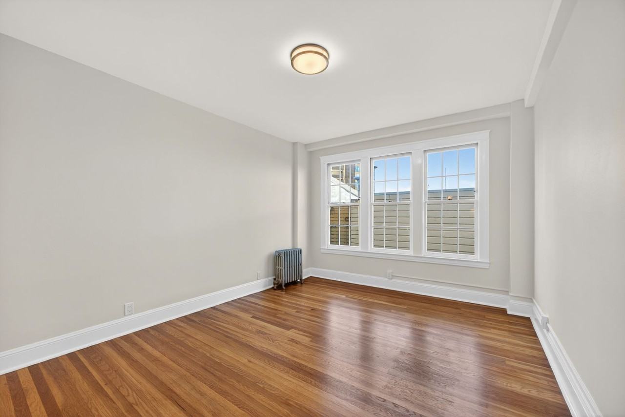 990 Bay Street (1114r) - Photo 5 of 35