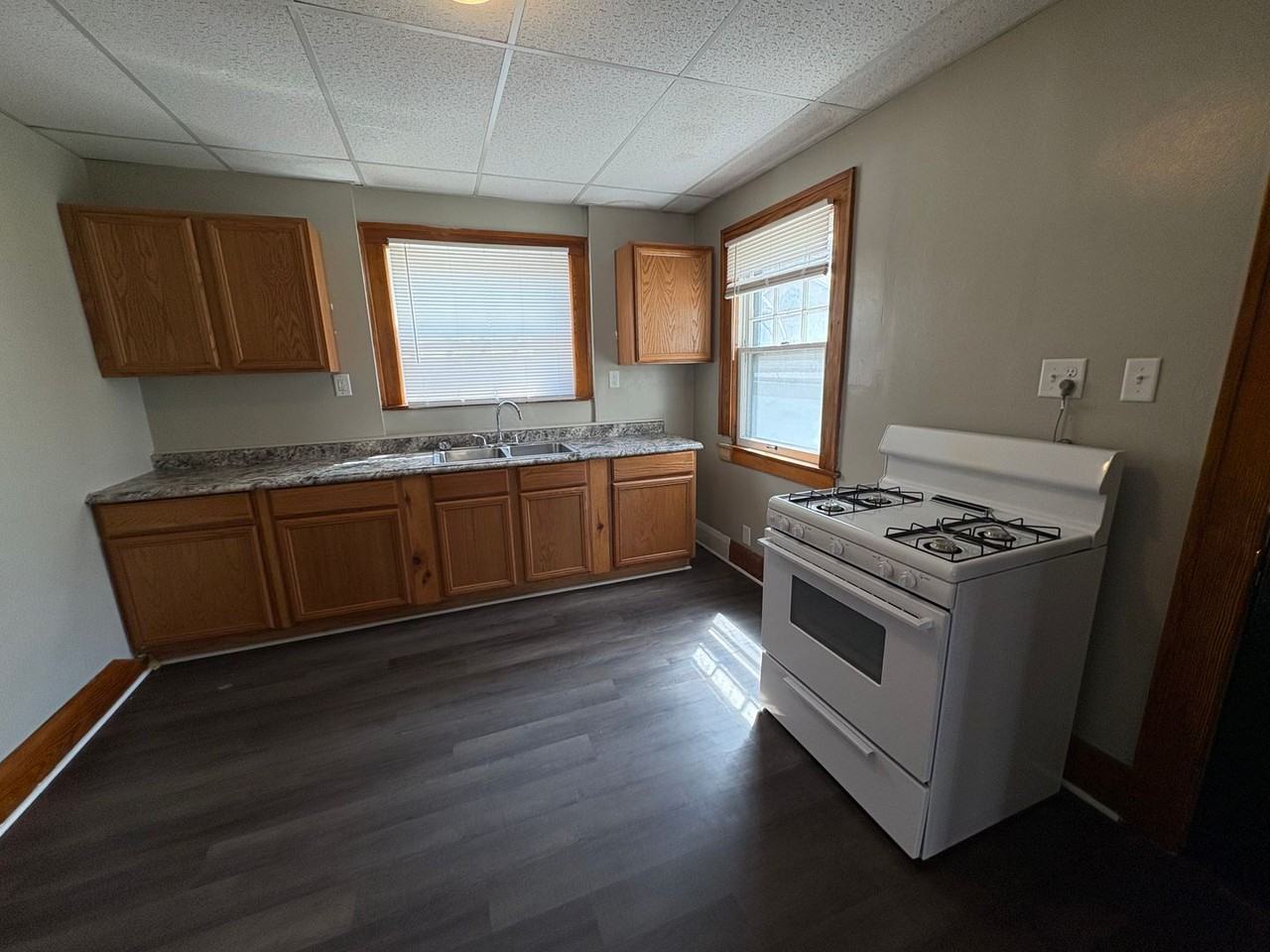 1477 W Sylvania Ave - Photo 4 of 14