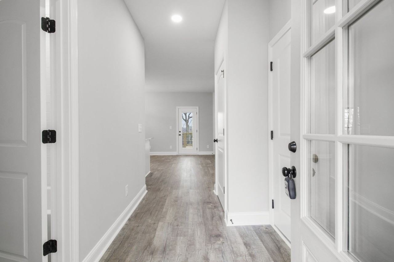 2125 Powell Rd - Photo 4 of 41