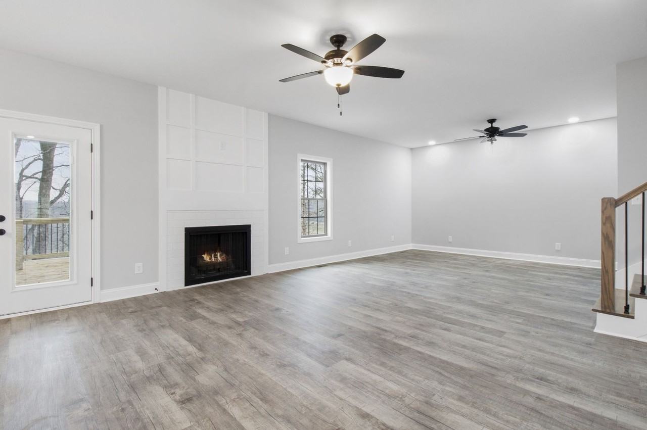 2125 Powell Rd - Photo 5 of 41