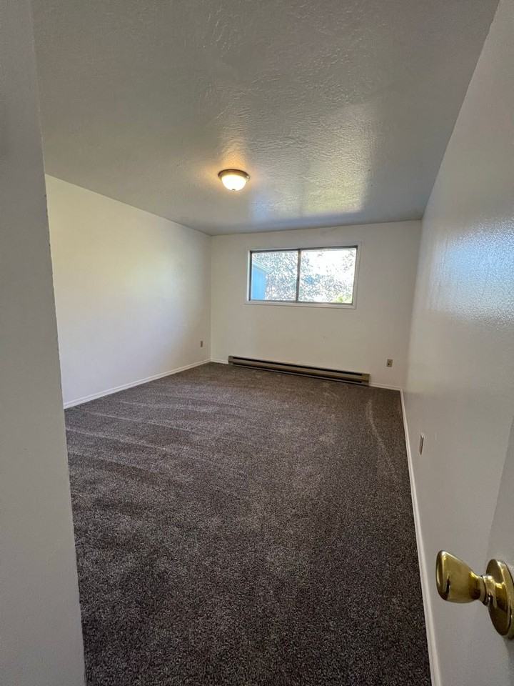 1912 Dawn Ct ##B - Photo 2 of 8