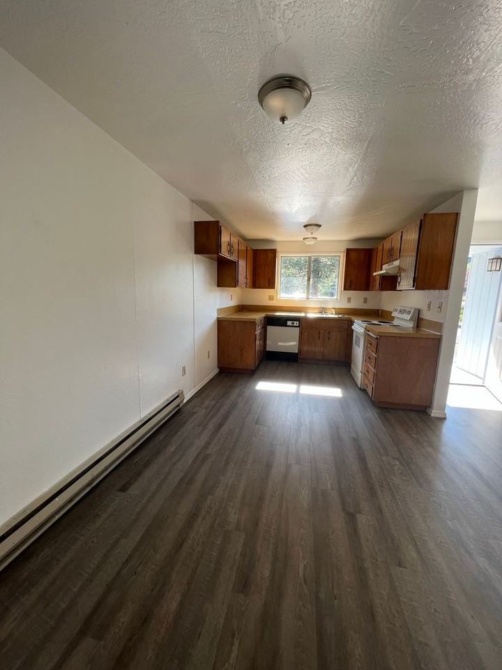 1912 Dawn Ct ##B - Photo 3 of 8