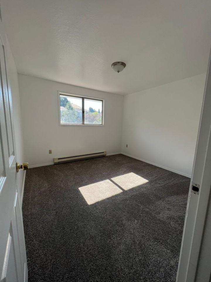 1912 Dawn Ct ##B - Photo 5 of 8