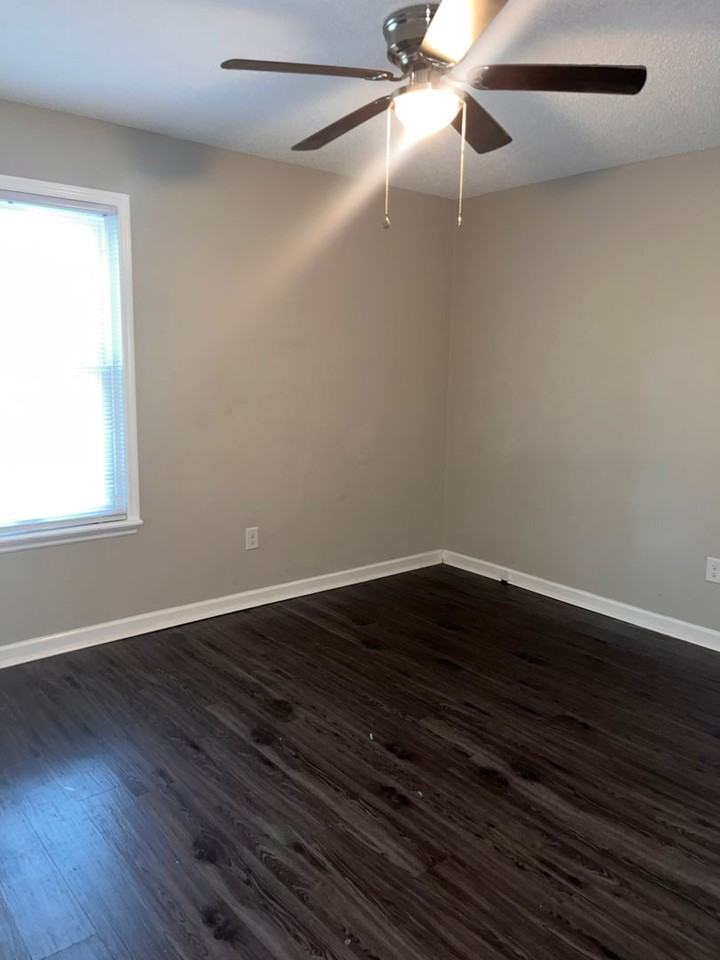 721 Kadi Ln - Photo 3 of 11