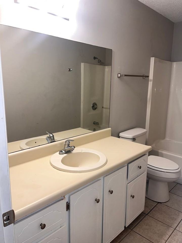 721 Kadi Ln - Photo 4 of 11