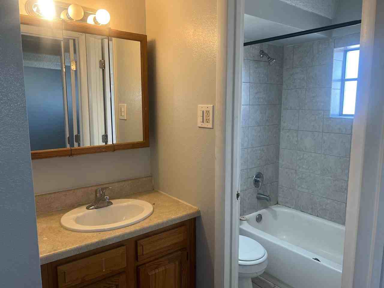 1180 Yosemite St #102 - Photo 6 of 11