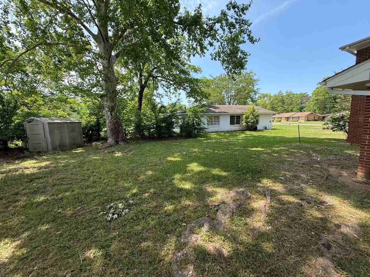 2198 Beverly Dr - Photo 6 of 15