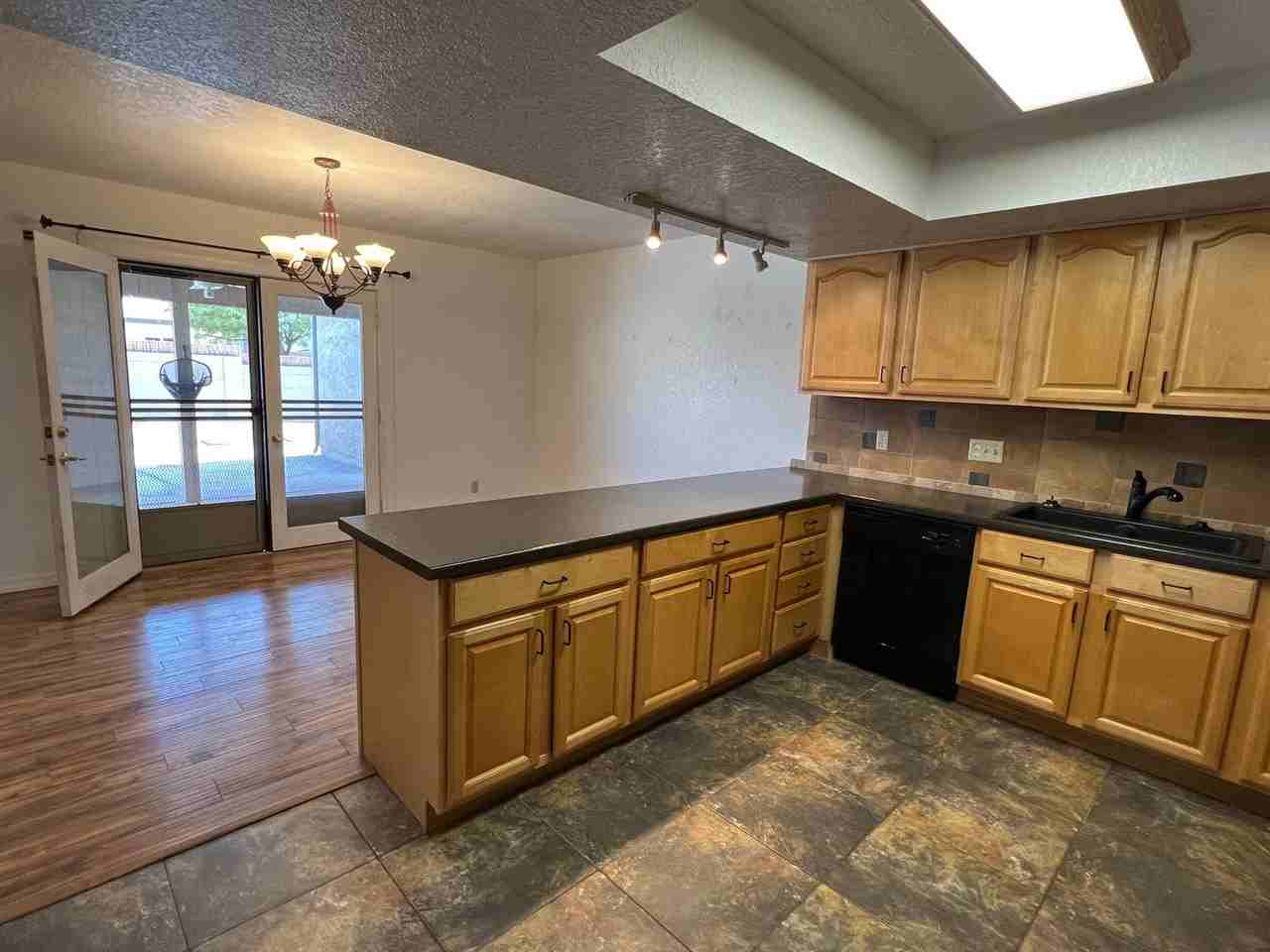 3236 Silversmith Dr - Photo 5 of 16