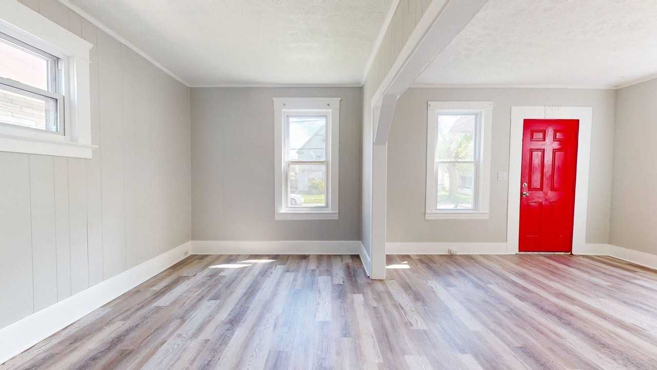 3452 W 44th St - Photo 2 of 50