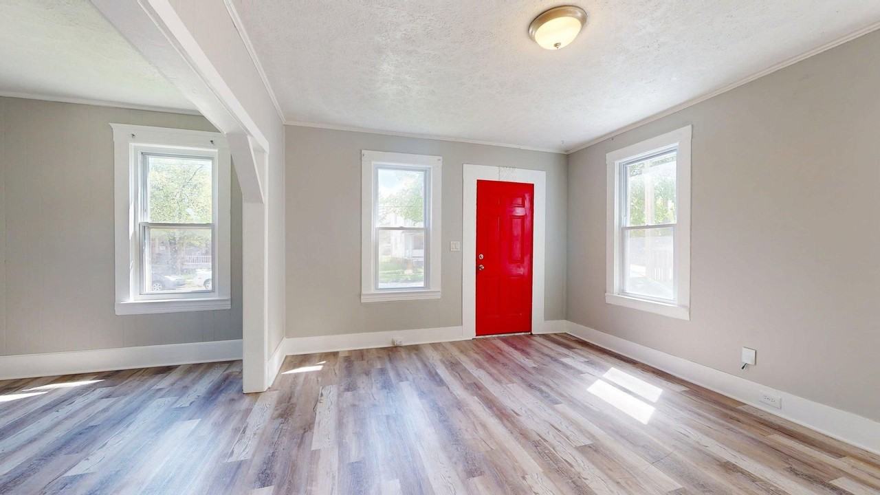3452 W 44th St - Photo 7 of 50