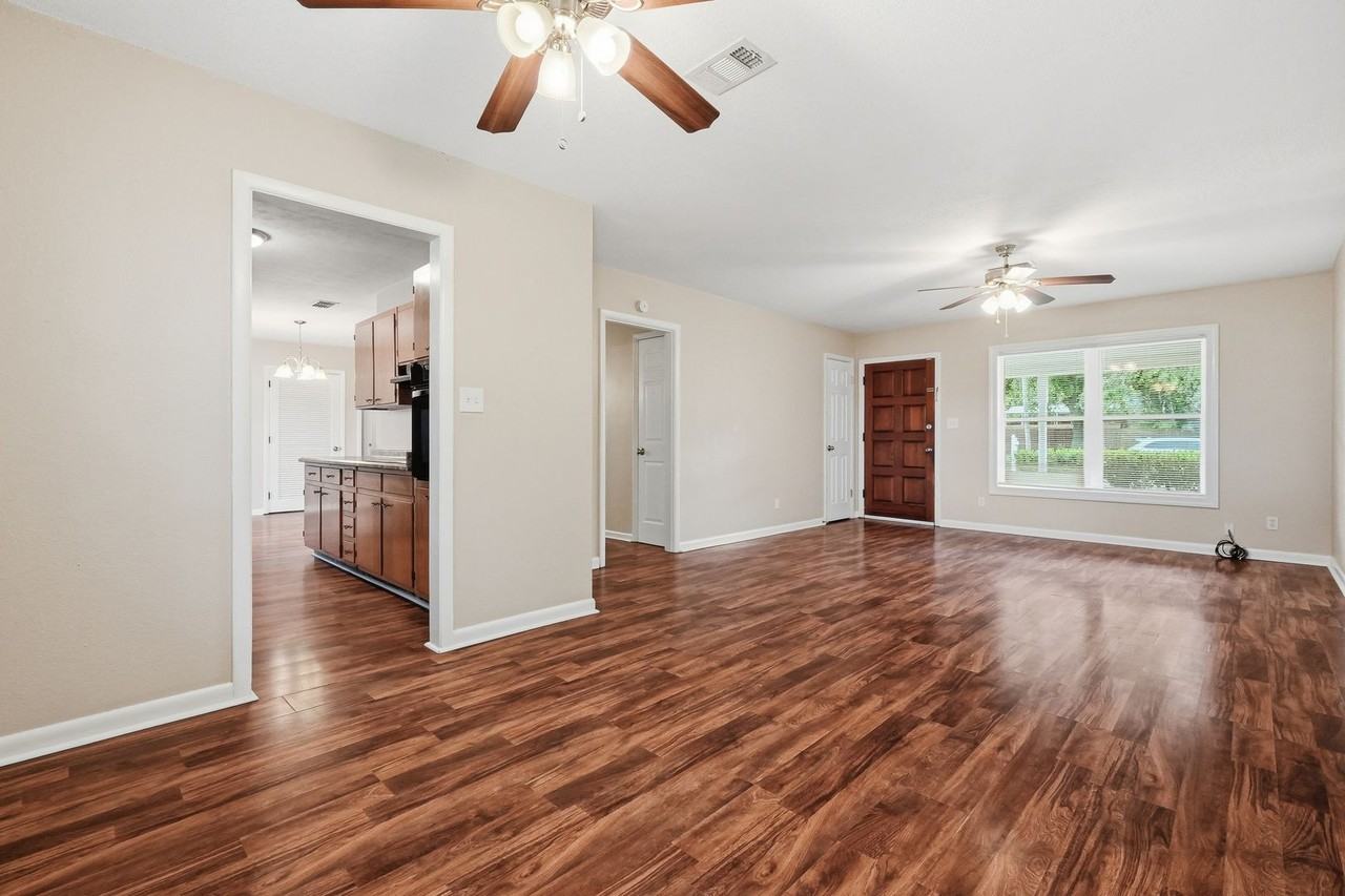 358 Coral Dr Sw - Photo 4 of 39
