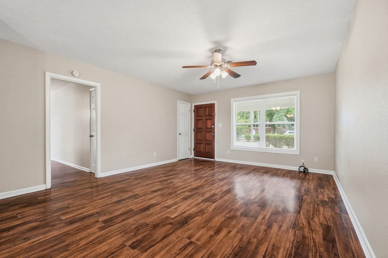 358 Coral Dr Sw - Photo 5 of 39