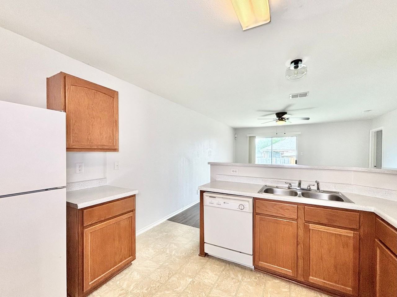 6926 Opal Clfs - Photo 4 of 19