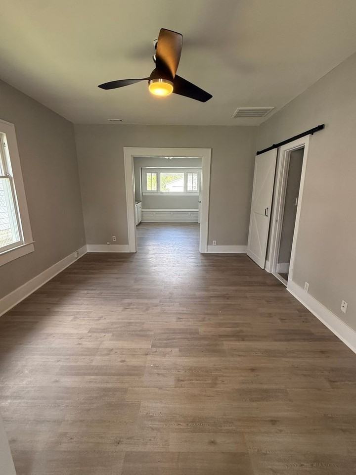 1232 E 28th St - Photo 3 of 17