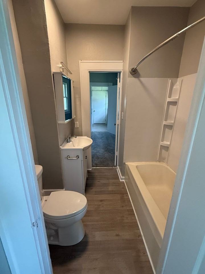 1232 E 28th St - Photo 6 of 17
