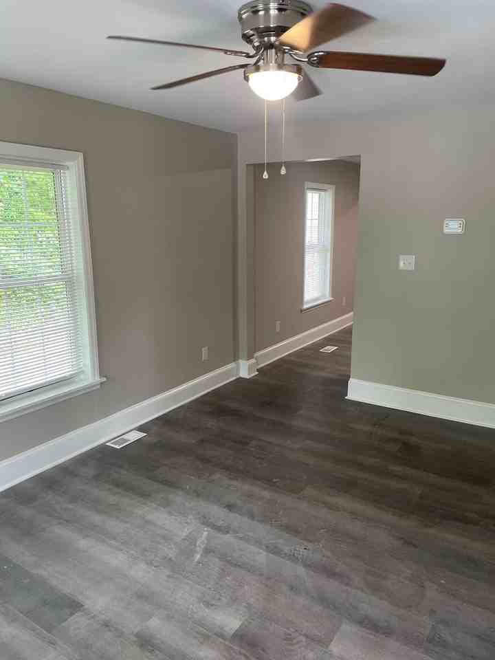 1612 N Jackson Ave - Photo 2 of 12