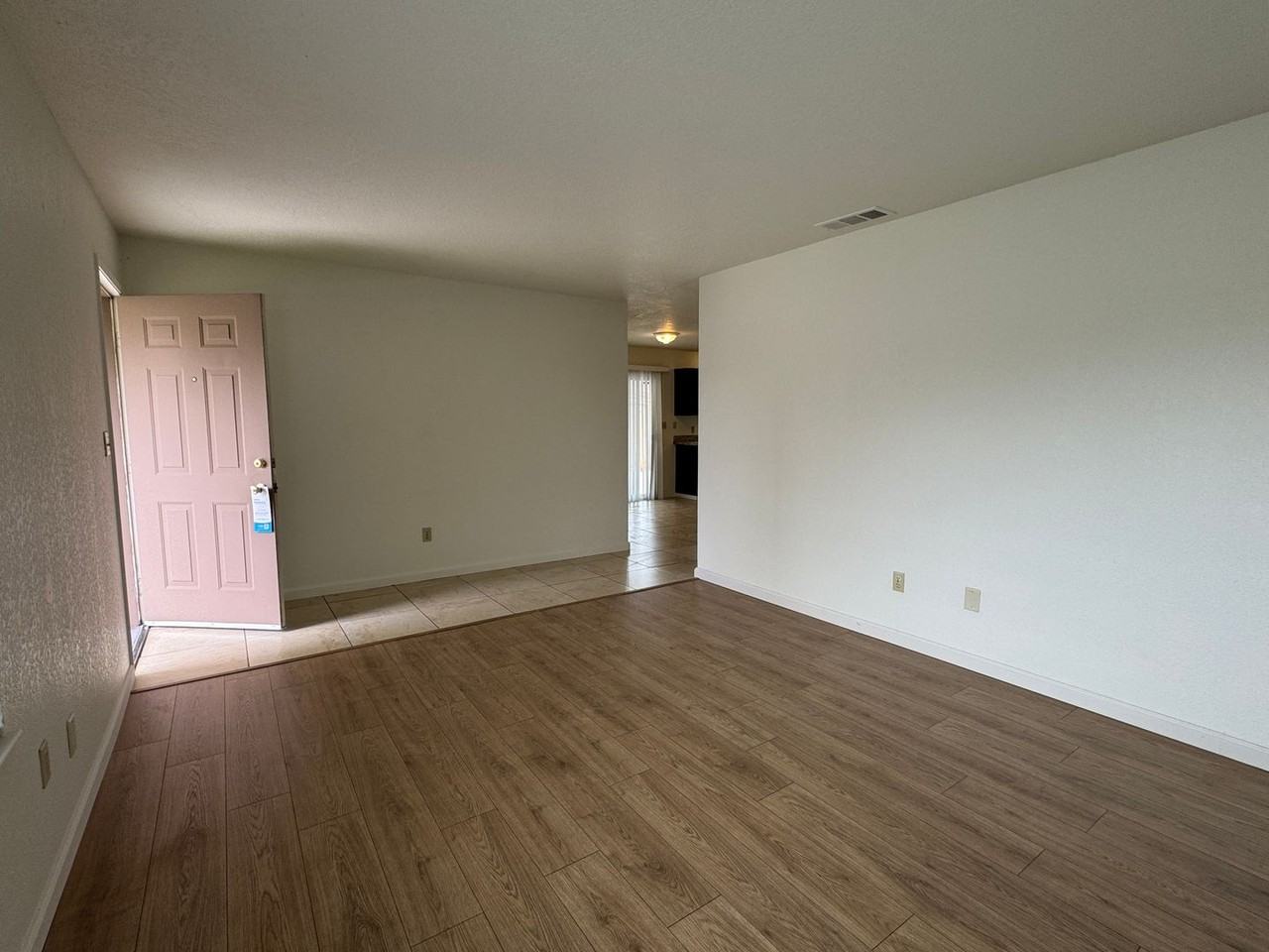 2047 Deauville Dr - Photo 4 of 31