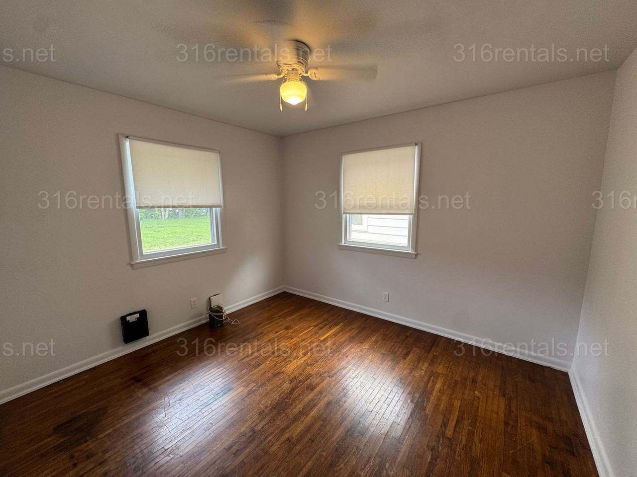 311 S Edwards Ave - Photo 2 of 6