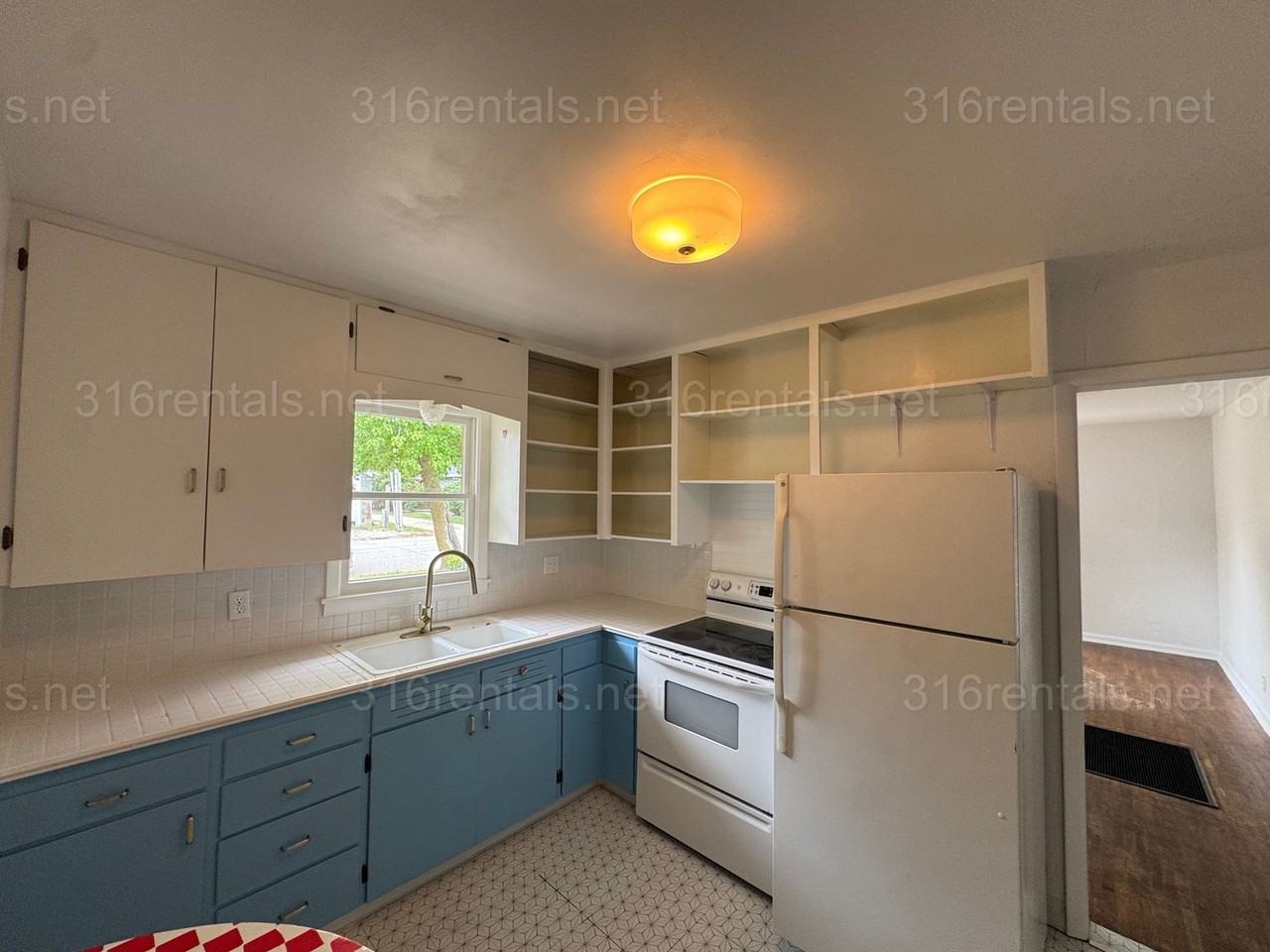311 S Edwards Ave - Photo 6 of 6