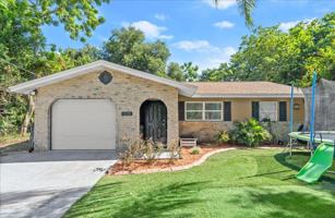 featured image of 1235 Alcazar St #1