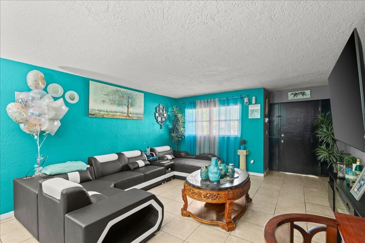 1235 Alcazar St #1 - Photo 3 of 18