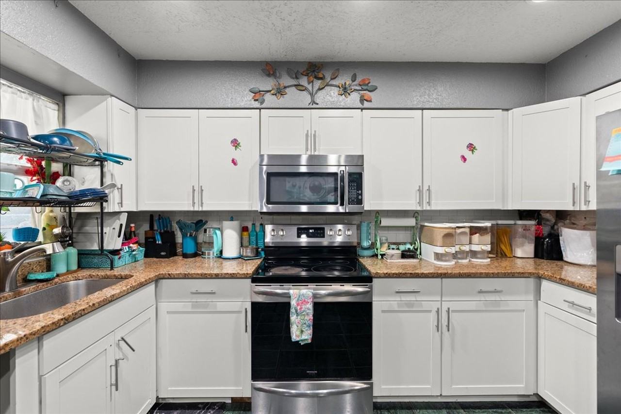 1235 Alcazar St #1 - Photo 7 of 18
