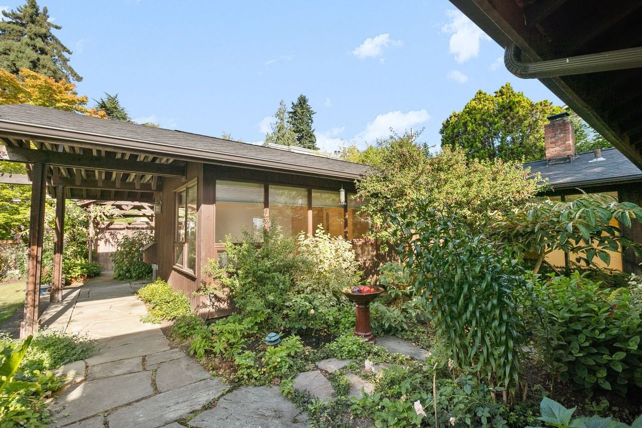 1415 38th Ave - Photo 6 of 50