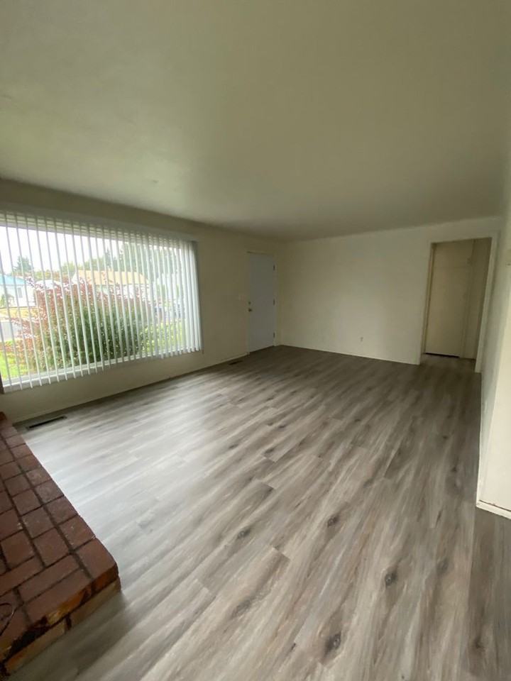 5304 N Elgin St - Photo 3 of 17