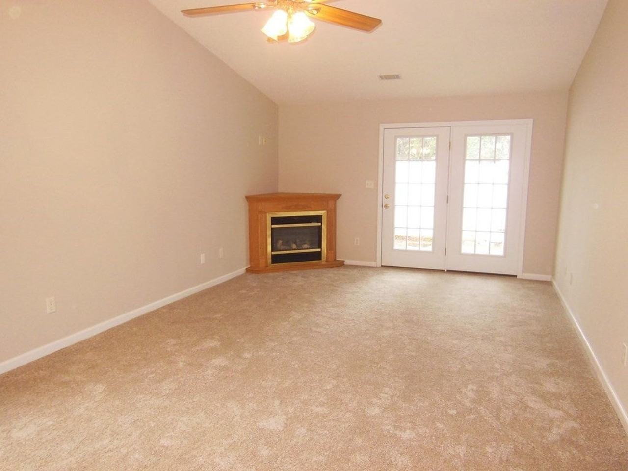 306 Evans Lake Way - Photo 3 of 15