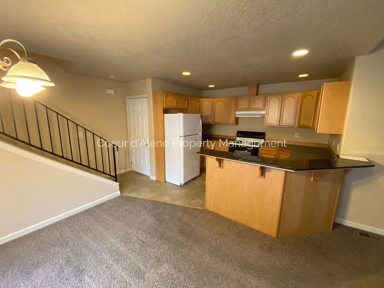 1101 N Forsythia Cir - Photo 3 of 9