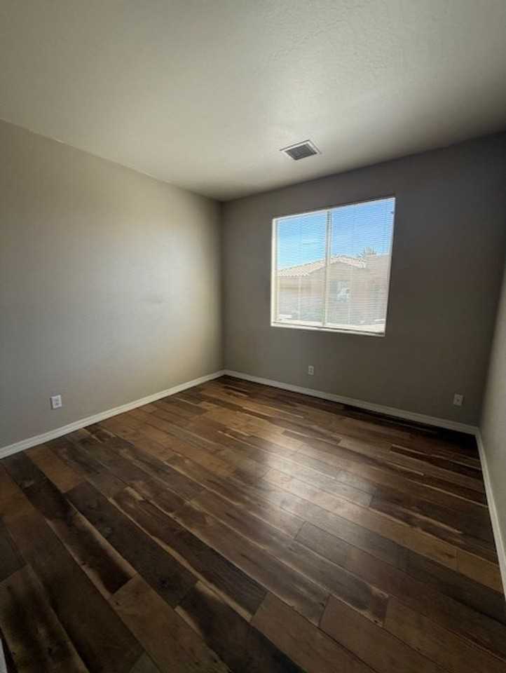 1050 S 17th St - Photo 6 of 19