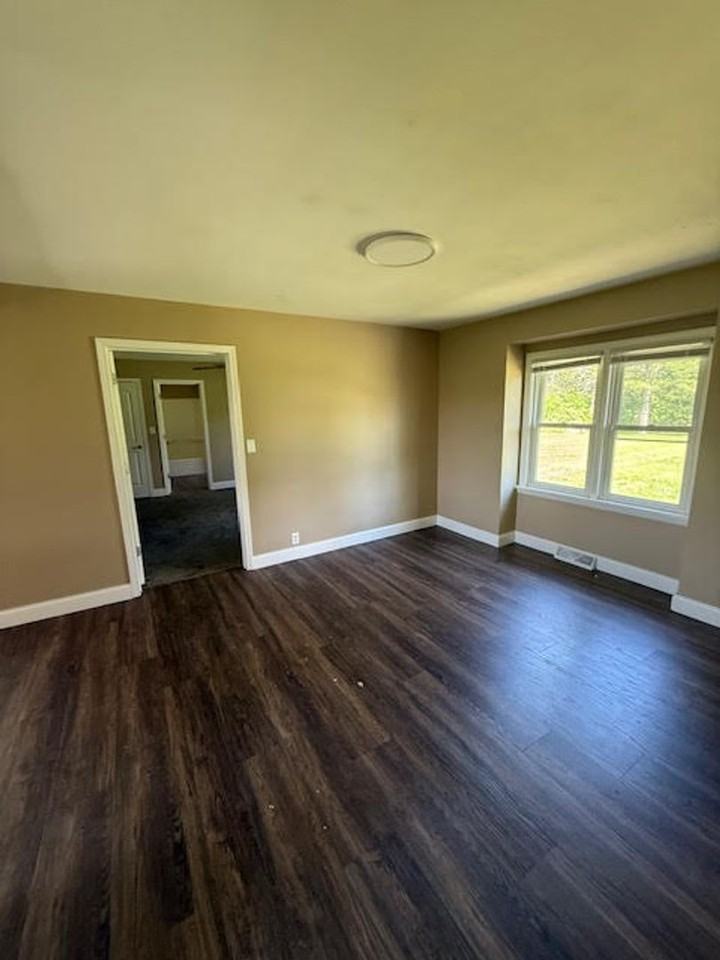 3313 Burnstine Rd - Photo 4 of 14