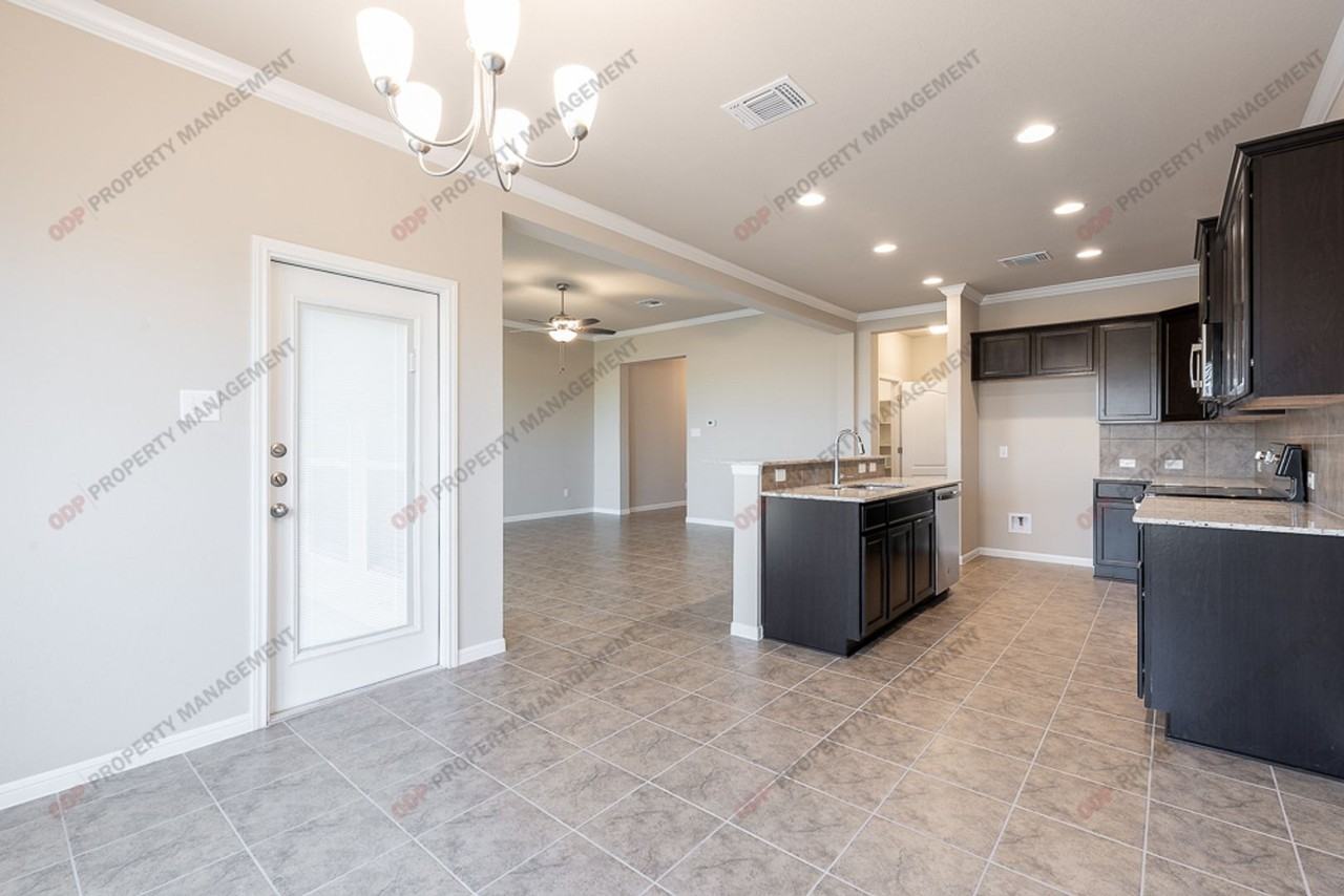 10206 Eaglefire Dr - Photo 7 of 26