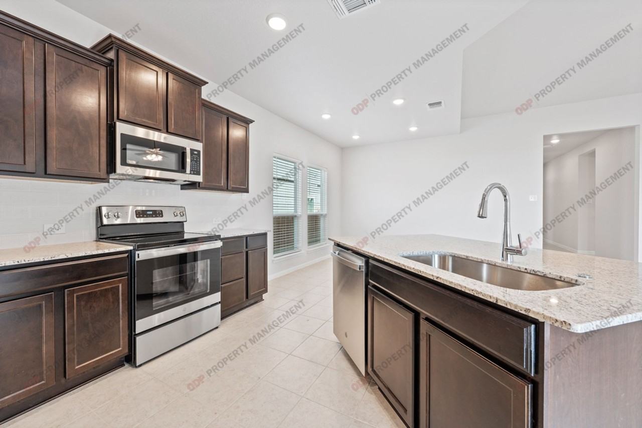 2221 Chia Ct - Photo 4 of 25