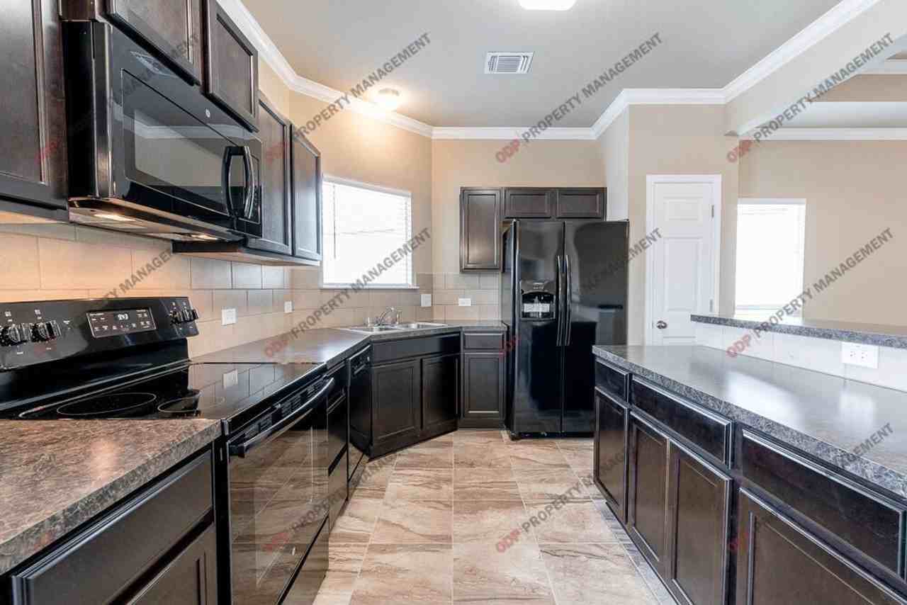 2425 Bellmont - Photo 6 of 23