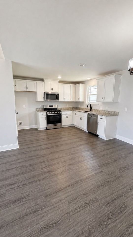 1158 Shaylee Dr - Photo 3 of 10