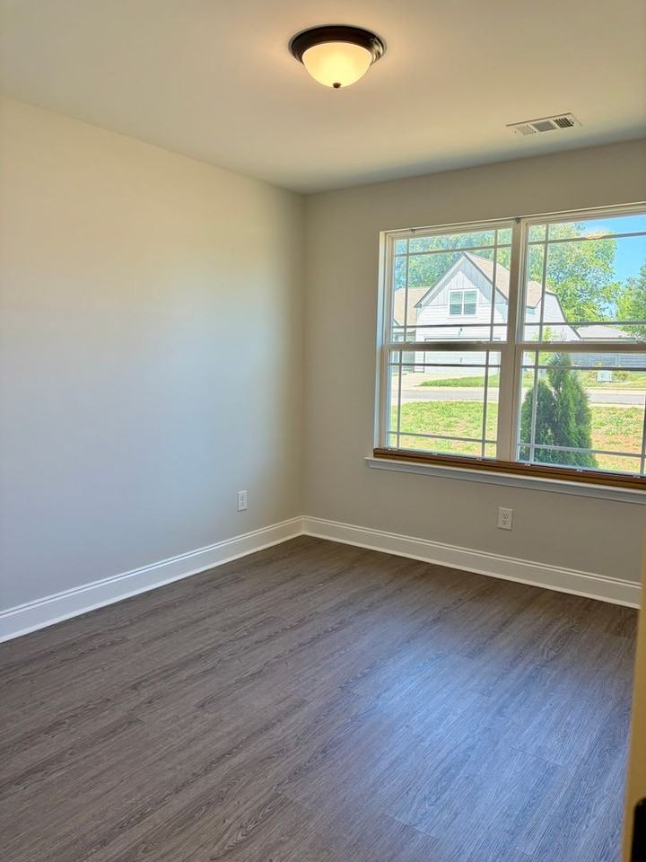 1158 Shaylee Dr - Photo 7 of 10