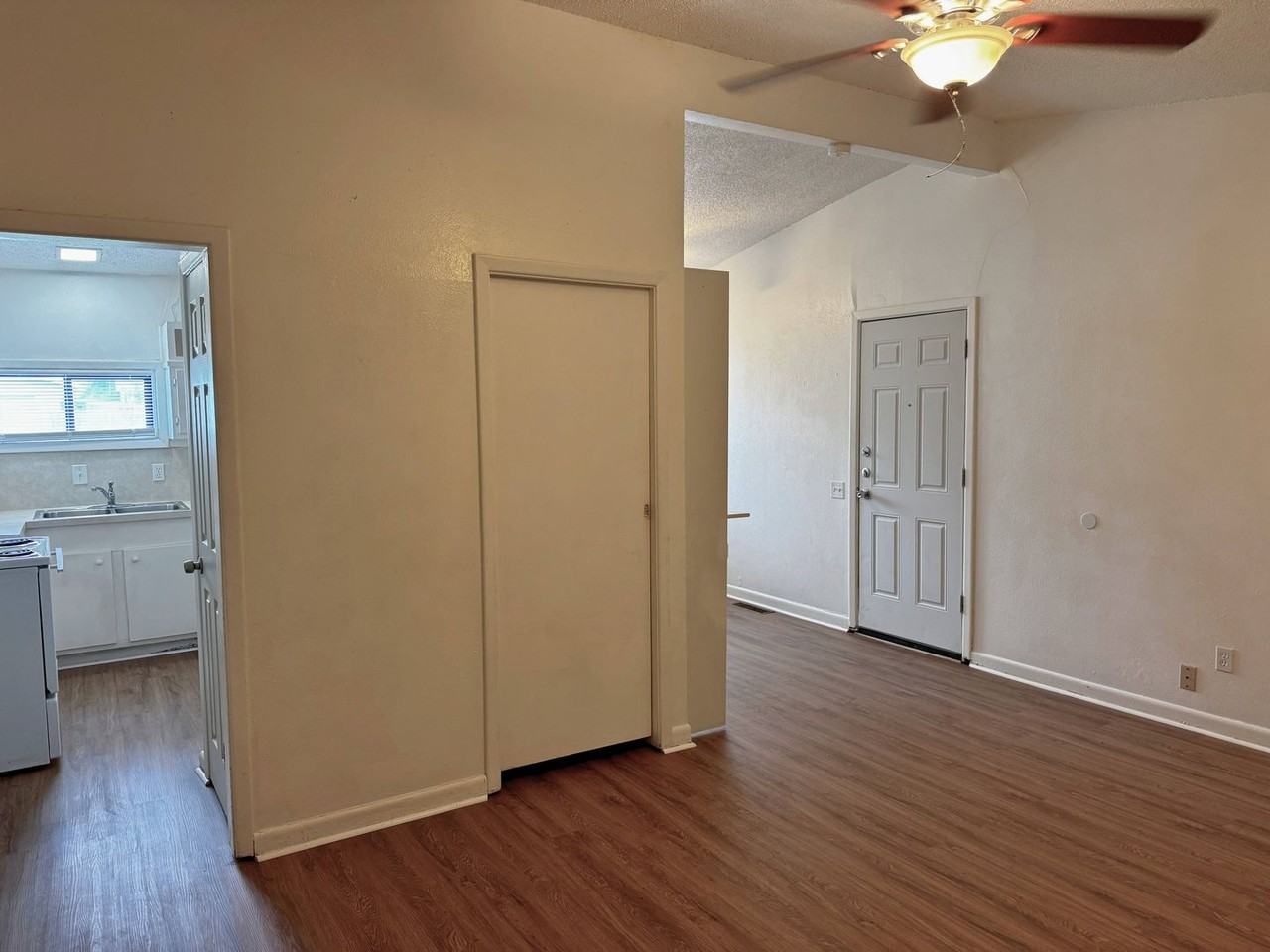 4111 Mcgaha Ave - Photo 4 of 33