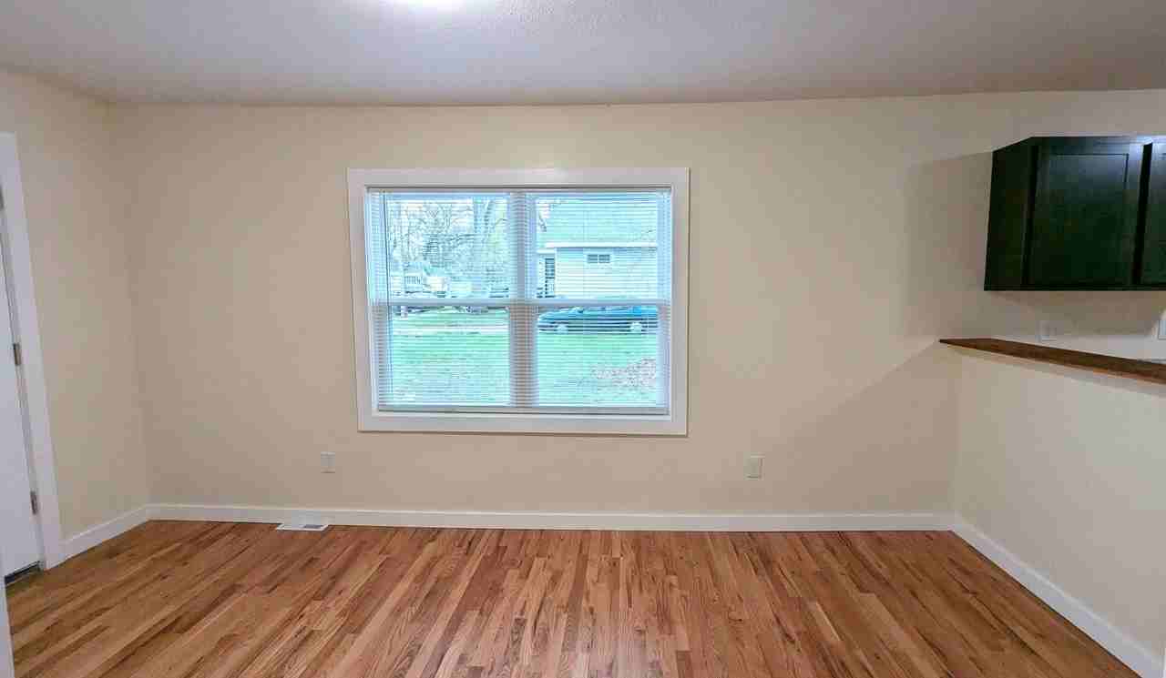764 Louis Ave - Photo 4 of 10