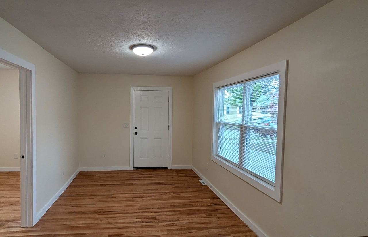 764 Louis Ave - Photo 5 of 10
