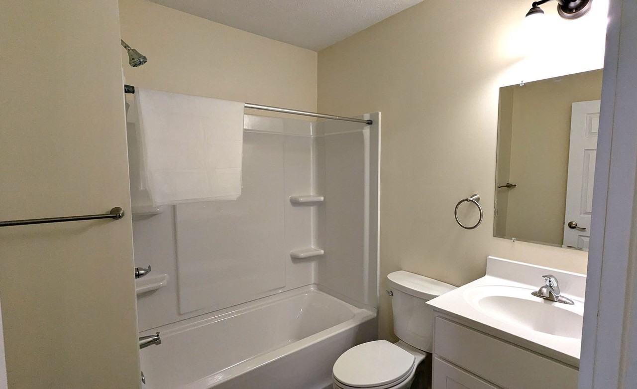764 Louis Ave - Photo 6 of 10