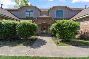 featured image of 529 E Miracle Dr