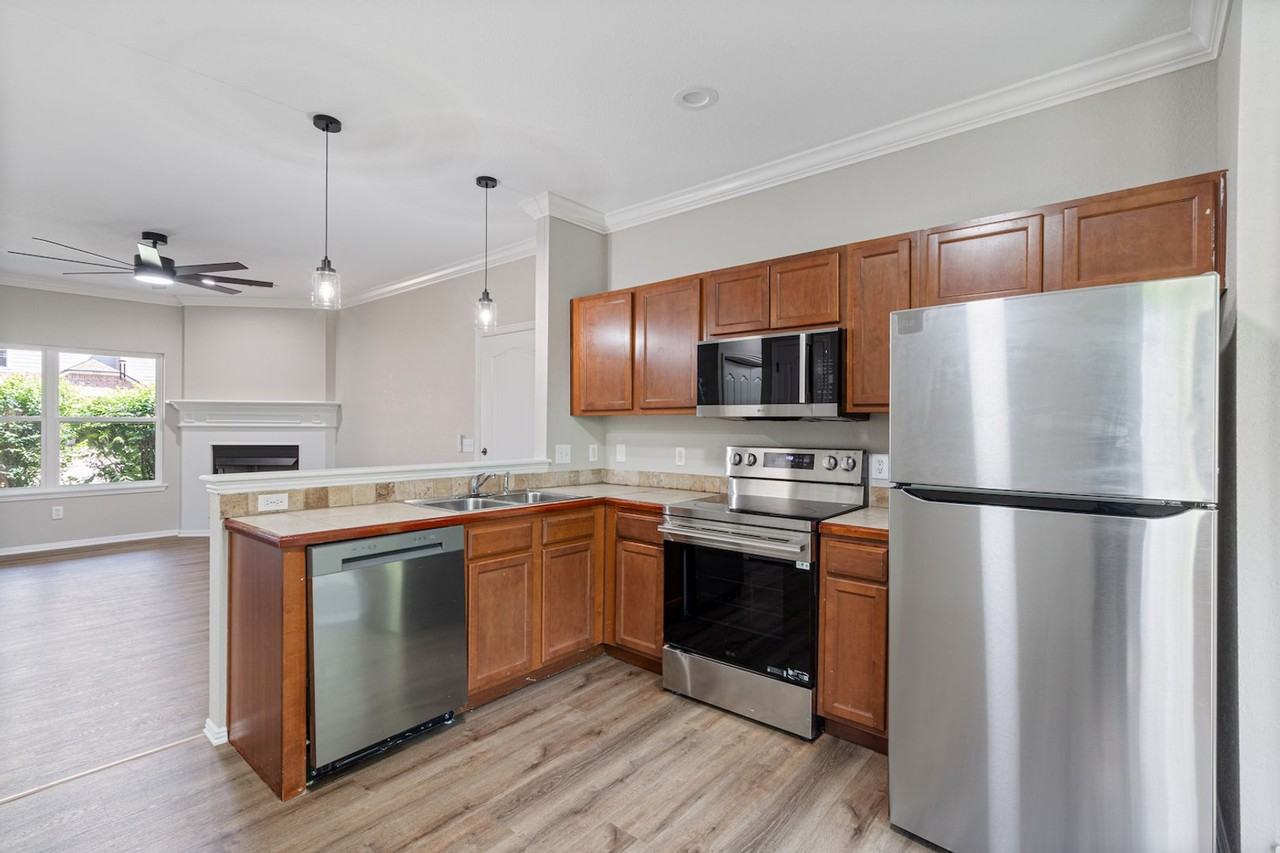 Huntsville Heights - Photo 4 of 20