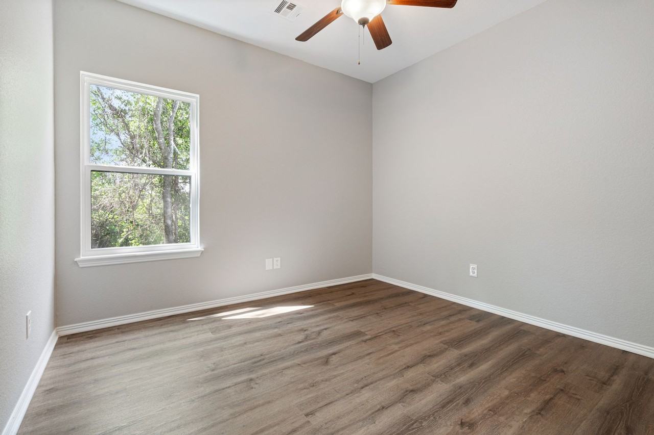 Huntsville Heights - Photo 7 of 20
