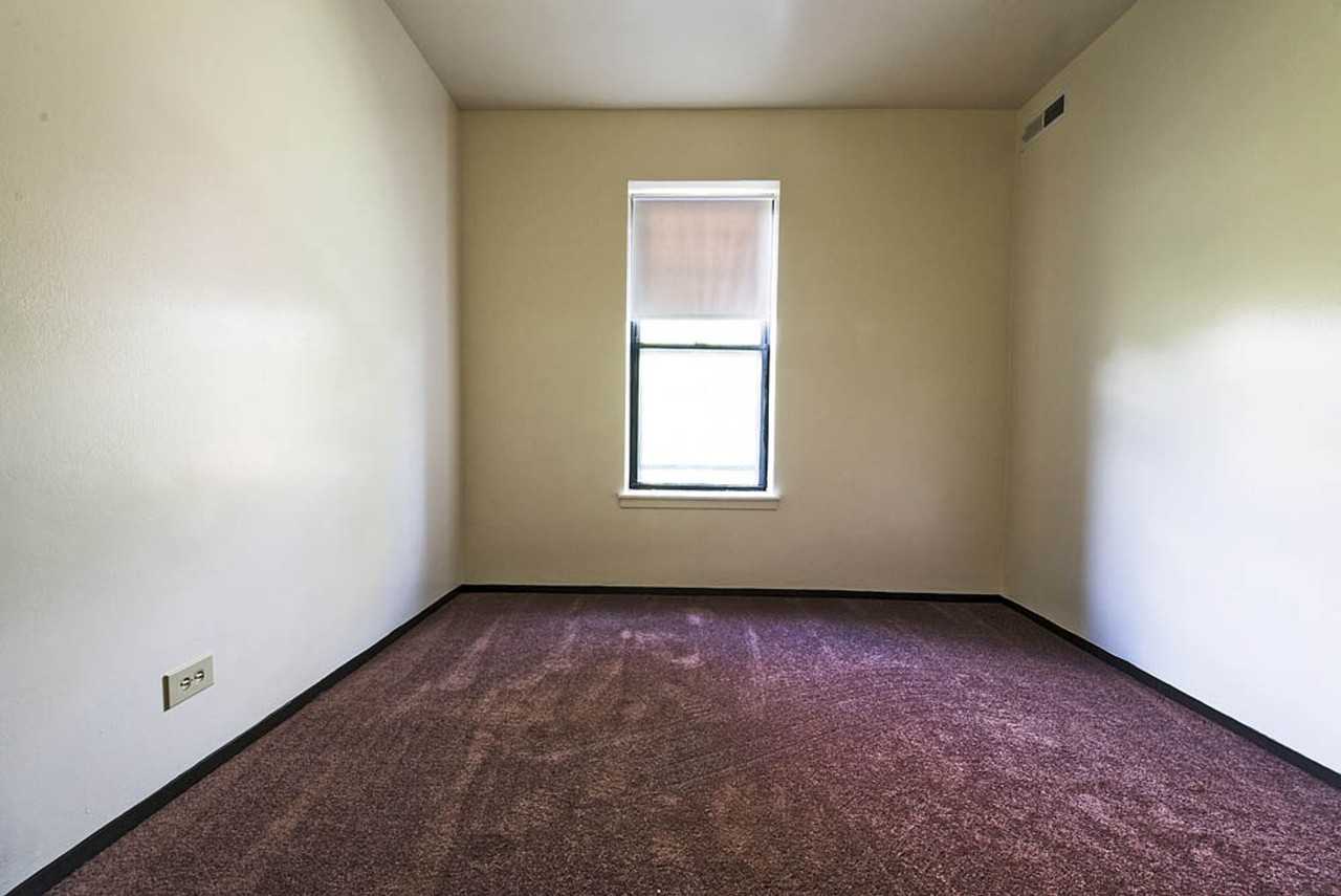 5047 S Champlain - Photo 6 of 50