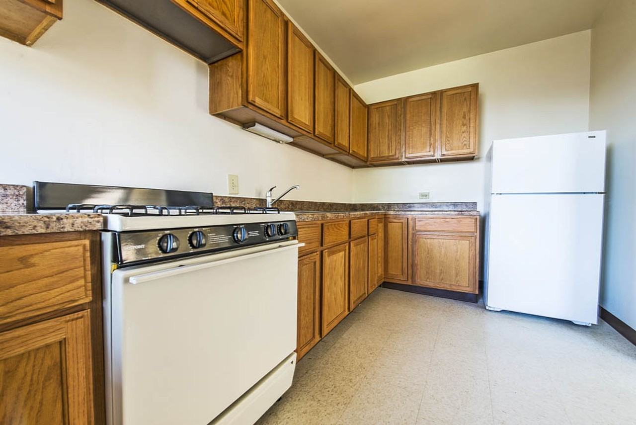 5047 S Champlain - Photo 4 of 50