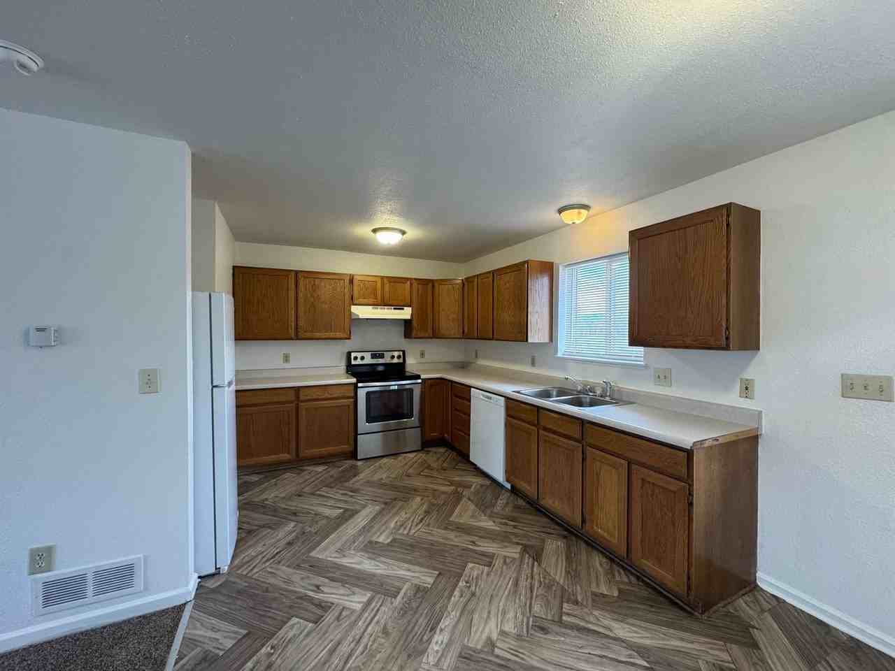 397 W 25th St - Photo 3 of 9