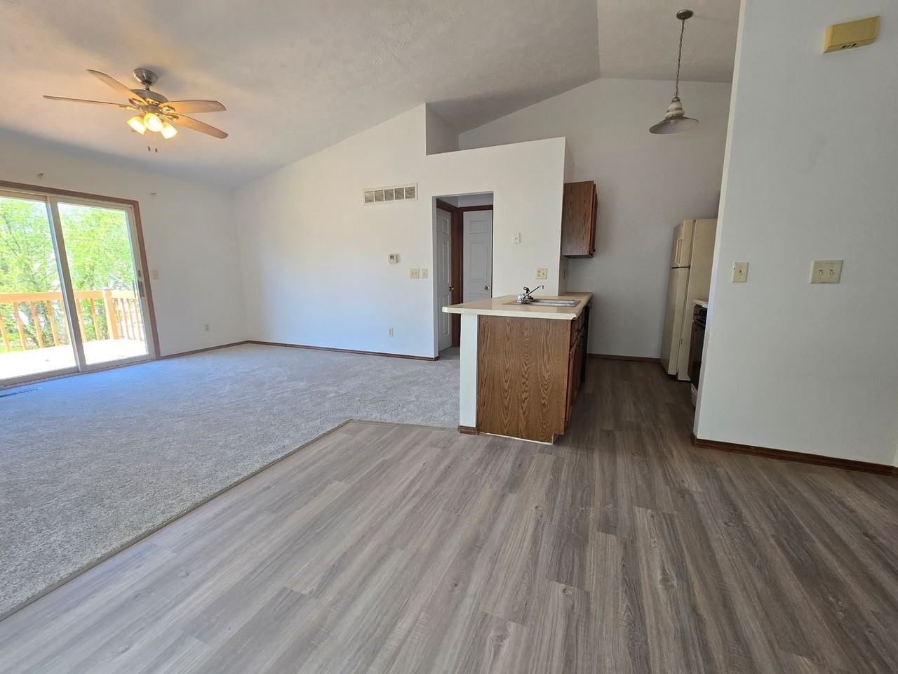 1810 Cottage Ave - Photo 4 of 11