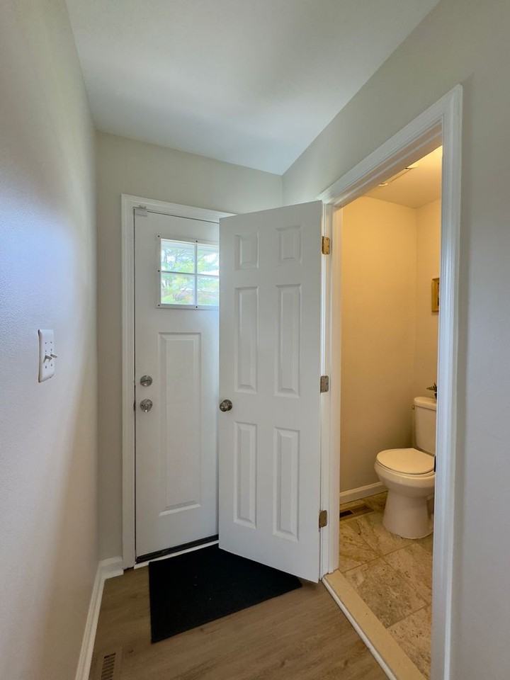 105 Bourbon Ct - Photo 2 of 32